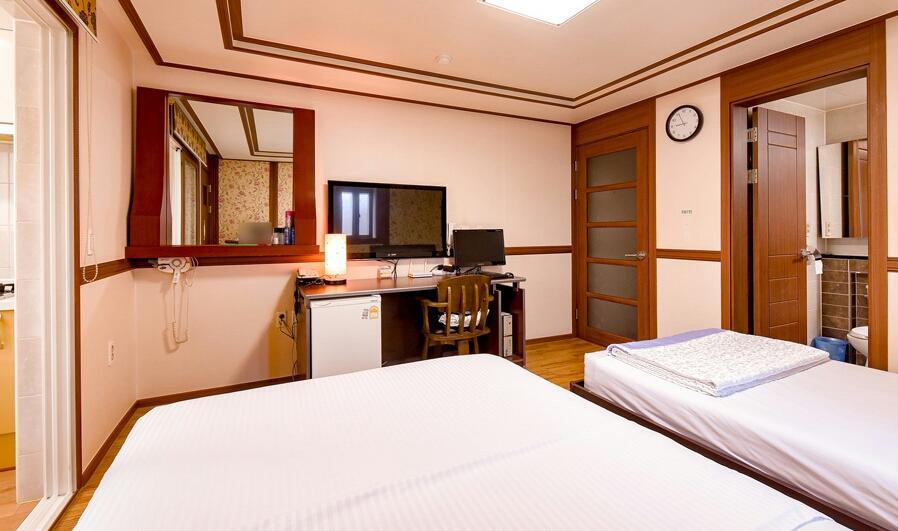 Hillstay Residence Hotel Gumi Bagian luar foto